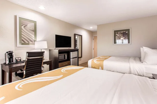 غرفة بسريرين كوين، Quality Inn & Suites Myrtle Beach Near Outlets 1/6