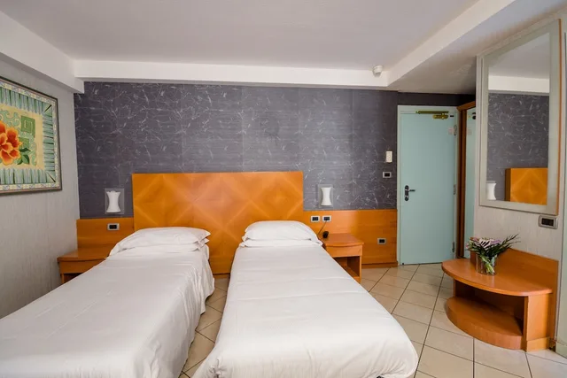 غرفة كلاسيكية بسريرين منفصلين بغرفة نوم واحدة، Albergo Centrale Bologna 3/10