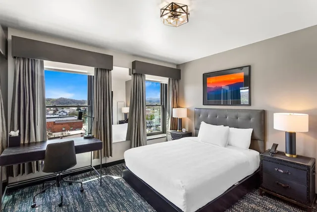 غرفة قياسية بسرير كوين، Tygart Hotel, Ascend Hotel Collection Elkins WV 4/8