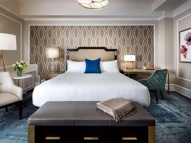 غرفة بسرير كينج، Fairmont Empress Hotel 3/4