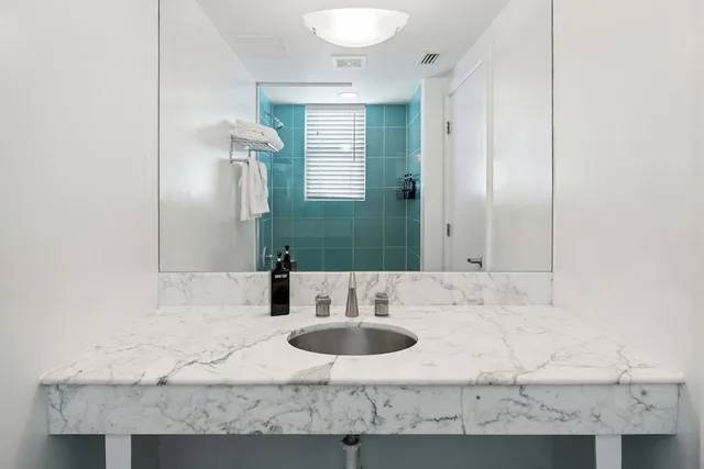Room, Queen Bed, Kasa La Flora Miami Beach 4/4