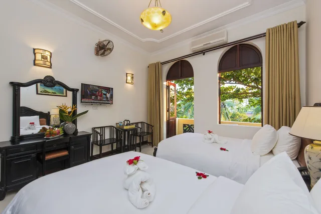 غرفة سيغنتشر بسرير كينج بإطلالة على النهر بشرفة، Nesta Hoi An Resort and Spa 2/10