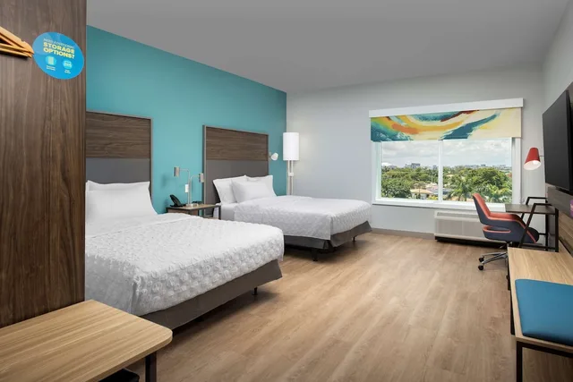 غرفة قياسية بسريرين كوين لذوي الإعاقة، Tru by Hilton Miami West Brickell 2/4