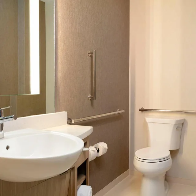 جناح بسرير كينج مع سرير سحّاب إضافي مع أريكة، SpringHill Suites by Marriott Cape Canaveral Cocoa Beach 5/10