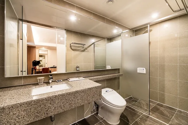 Deluxe, 1 Double and 1 Single Bed, WD HOTEL 2/2