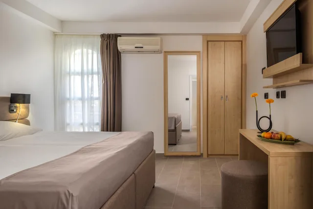 غرفة قياسية بإطلالة على المتنزه، DELFIN HOTEL 3/4