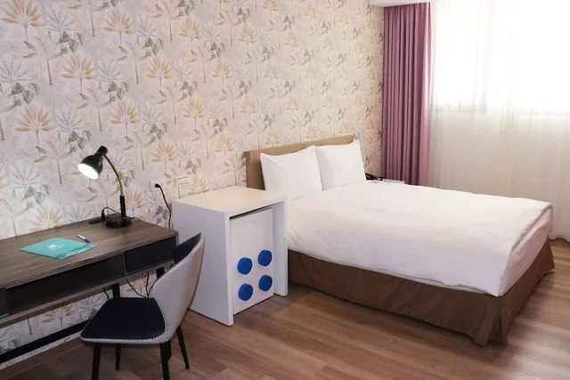 غرفة ديلوكس بسريرين منفصلين، The Brick Hotel 4/9