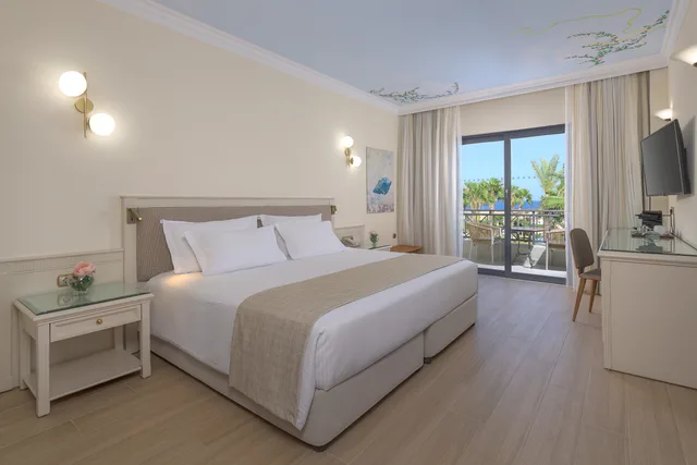 جناح عائلي سوبيريور بإطلالة على البحر، Atrium Palace Thalasso Spa Resort and Villas 1/3