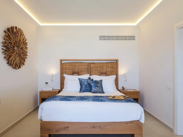 جناح تنفيذي بسرير مزدوج وسريرين منفصلين بغرفتي نوم، Anax Resort and Spa 1/6