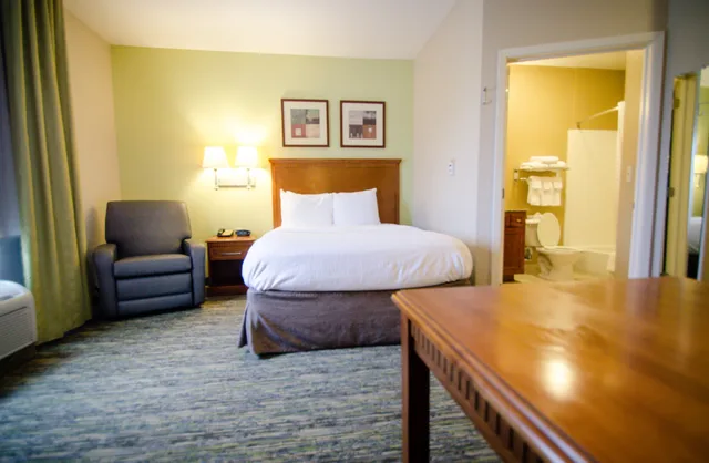 جناح استوديو بسرير كوين، Candlewood Suites Temple 3/3