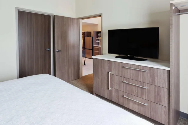 جناح بسرير كينج مع أريكة لذوي الإعاقة، Home2 Suites by Hilton Birmingham Colonnade 1/3