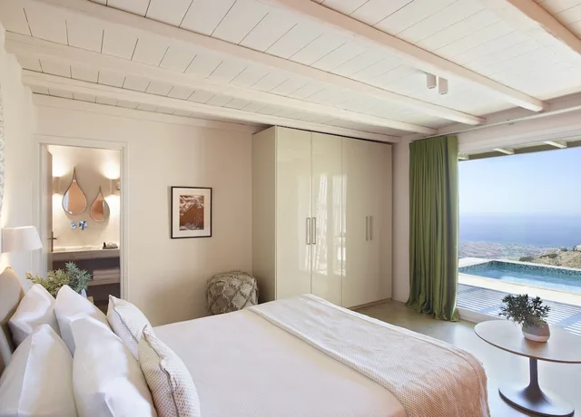 جناح بسرير كينج بإطلالة على البحر بمسبح خاص، Aeolis Tinos Suites 1/10
