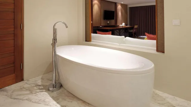 Junior Suite Garden Terrace Double Bed, The Bandha Hotel & Suites 6/6