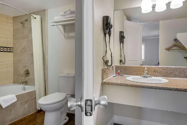جناح بسرير كينج، Econo Lodge Moreno Valley 6/6