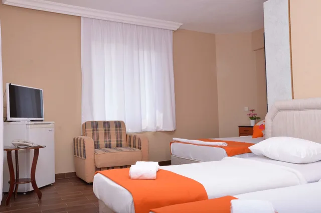 غرفة رباعية بسرير مزدوج وسريرين منفصلين، Nil Hotel 6/9