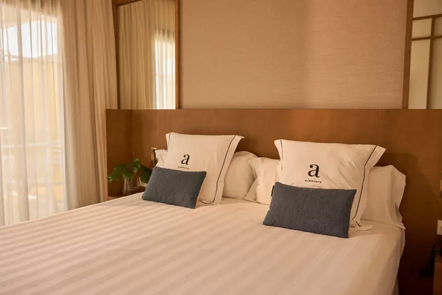 غرفة بريميوم مفردة، Almirante Hotel 2/2