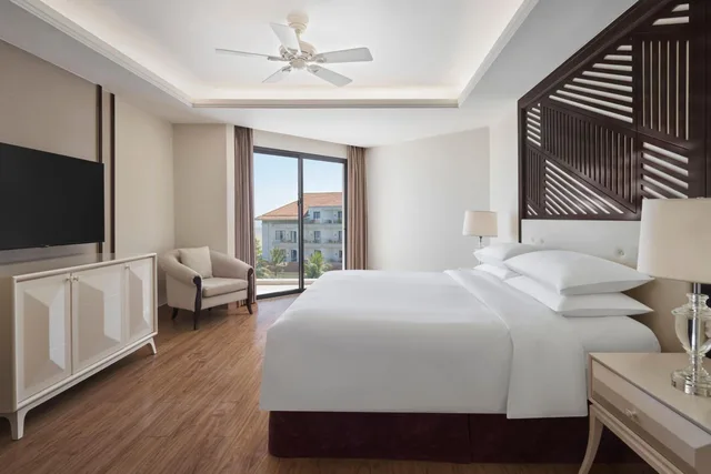 غرفة ديلوكس بسرير كينج بشرفة، Renaissance Hoi An Resort & Spa 6/10