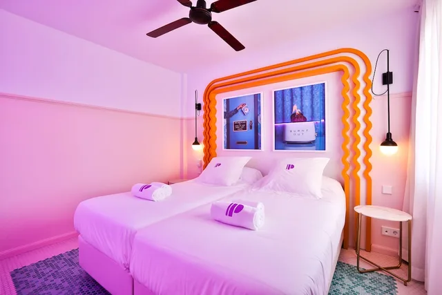 جناح غراند بسرير مزدوج وسريرين منفصلين، Paradiso Ibiza Art Hotel 1/5