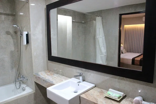 غرفة عائلية بإطلالة على المدينة، The Grand Santhi Hotel 8/9