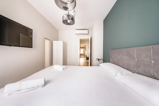 3 Bedrooms, Apartment, 1 Double and 4 Single Beds, 2 Bathrooms، Animapartments Sants 5/10