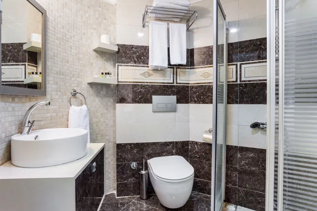 غرفة ثلاثية بسرير مزدوج وسرير فردي، AYHAN HOTEL 3/3