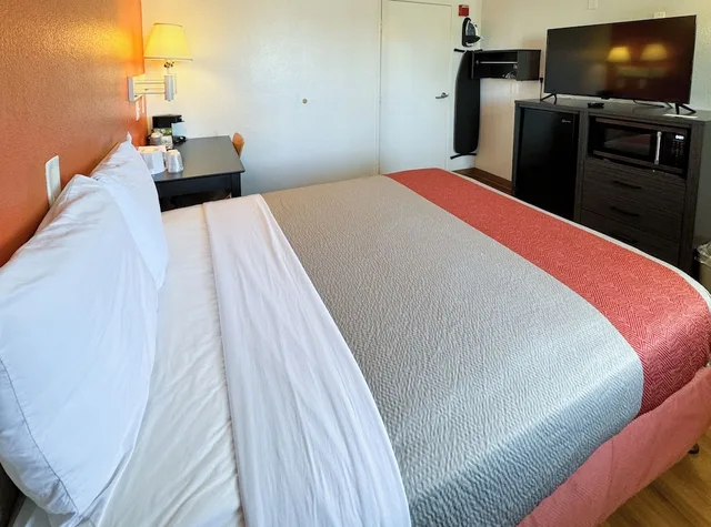 غرفة قياسية بسريرين مزدوجين، Studio6 Suites Bellflower, CA - Los Angeles 5/7