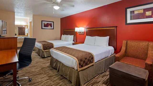 غرفة بسريرين كوين لذوي الإعاقة، Best Western Executive Inn Marshall 3/4
