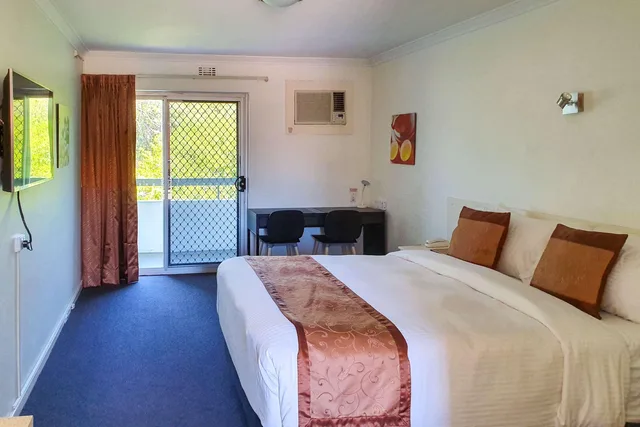 غرفة بسرير كوين، Econo Lodge Rivervale 1/2