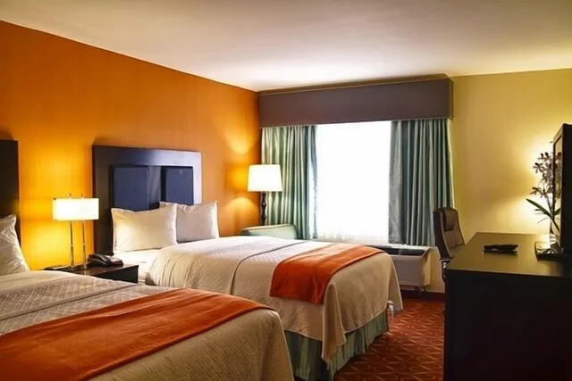 غرفة بسريرين مزدوجين، Lux Hotel and Spa, Trademark Collection by Wyndham 1/2