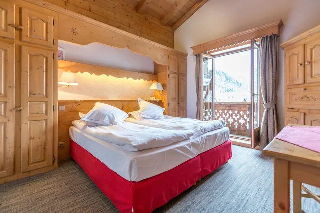 غرفة بسرير كينج، Hotel L'Oustalet 1/3