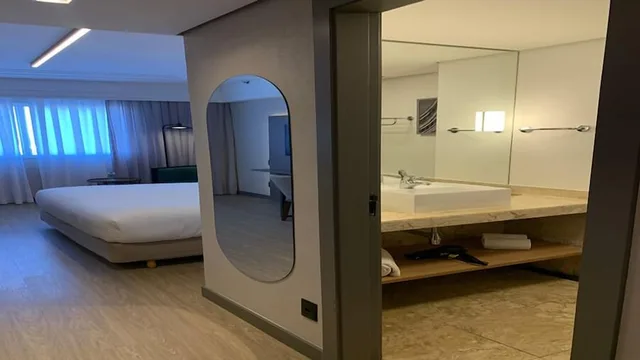 غرفة تنفيذية بسرير كينج، Radisson Hotel Alphaville 8/8