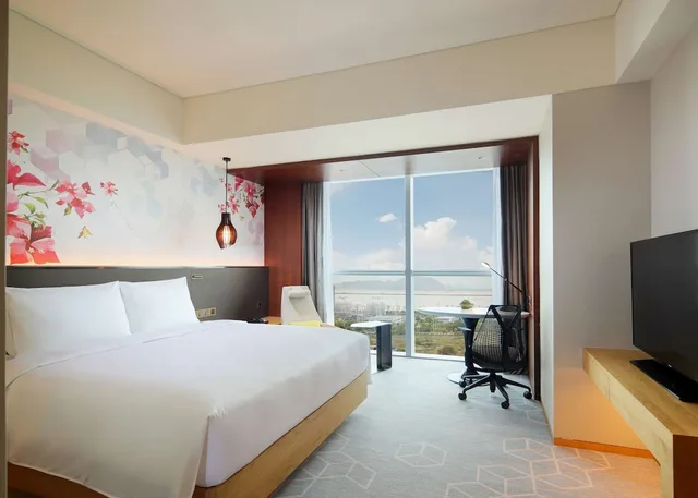 Premium, King Bed, with View, Hilton Garden Inn Zhuhai Hengqin 1/5