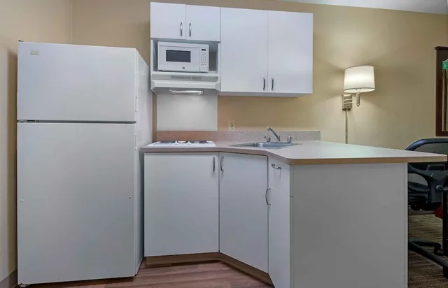 استوديو بسرير كوين، Extended Stay America Indianapolis - Castleton 9/9