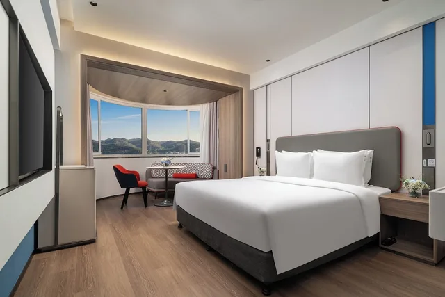 غرفة قياسية بسرير كينج بإطلالة على المدينة، Holiday Inn Express XIAMEN LUSHAN 1/8