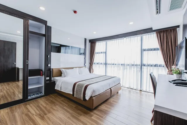 جناح بسرير كينج بإطلالة على البحر، Golden Jomtien Beach Hotel 4/10