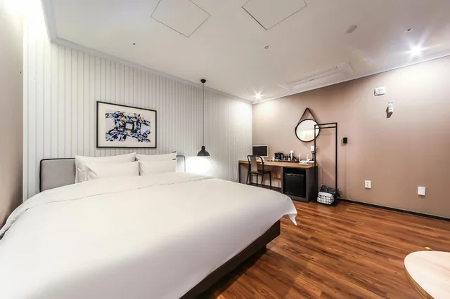 غرفة قياسية بسرير مزدوج، Seomyeon Brown-dot Hotel Gold Busan 1/4