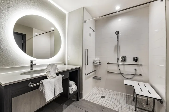 غرفة قياسية بسرير كينج لذوي الإعاقة، Best Western Plus Executive Residency Jackson Northeast 5/8