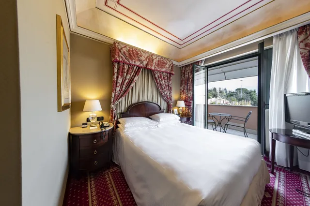 جناح جونيور بسرير كوين مع أريكة، River Chateau Hotel 2/6