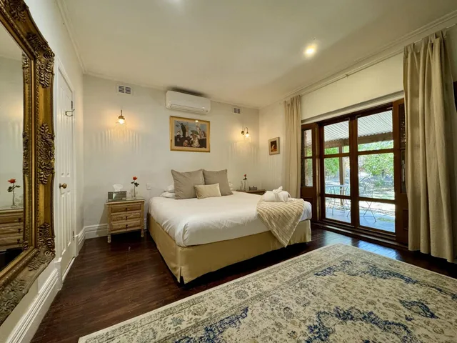 جناح، Jacobs Creek Retreat at Moorooroo Park 1/1