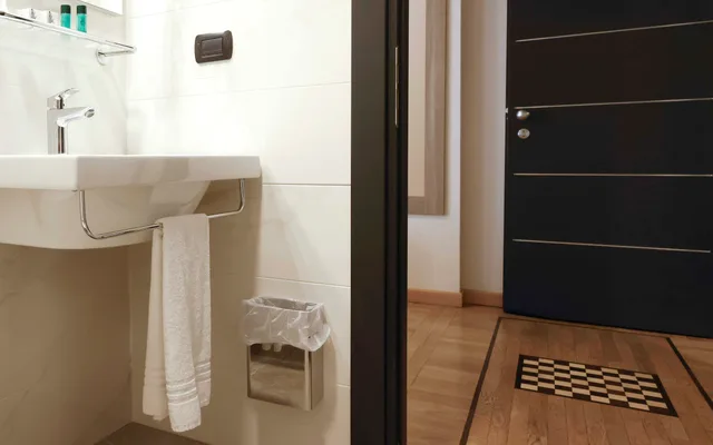 غرفة قياسية بسرير مزدوج، Dama Hotel 4/5