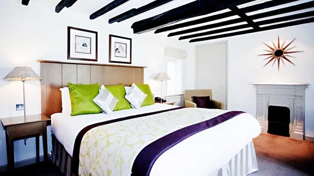 كوخ بسرير مزدوج بإطلالة على النهر، The Priest House Hotel 2/7