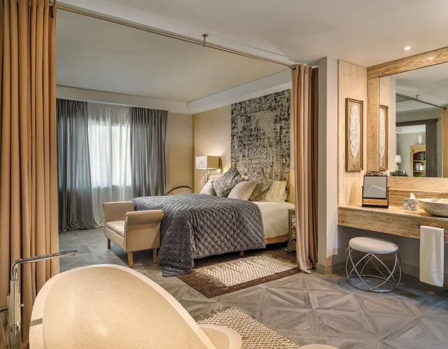 1 Bedroom, River, Villa, Private Heated Pool، Royal River Luxury Hotel (Adults Only +16) 2/2