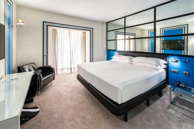 Standard, Single, Double Bed, Mariposa Hotel Ex Room Mate Lola 2/4
