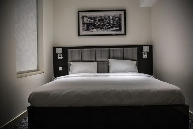 1 Bedroom, Suite, King Bed, Naylover Hotel Suites 2/4