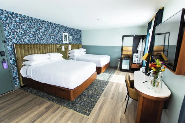 غرفة قياسية بسريرين كوين لذوي الإعاقة، The Darwin Hotel 5/9