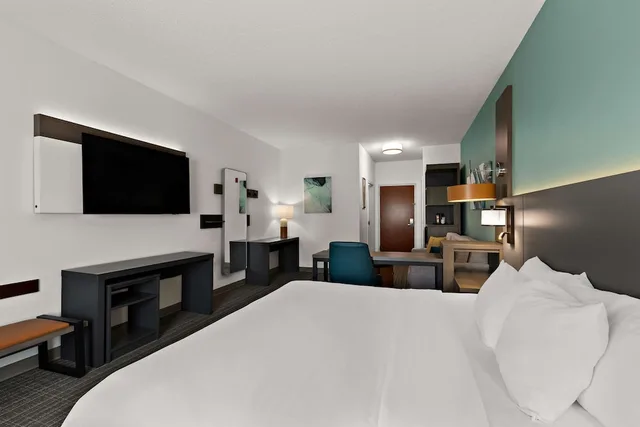 جناح بسرير كينج مع أريكة، Comfort Inn Powell - Knoxville North 4/8