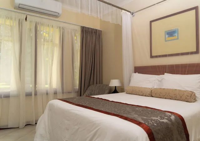 غرفة سوبيريور بسرير مزدوج، SUNBIRD MZUZU 1/6
