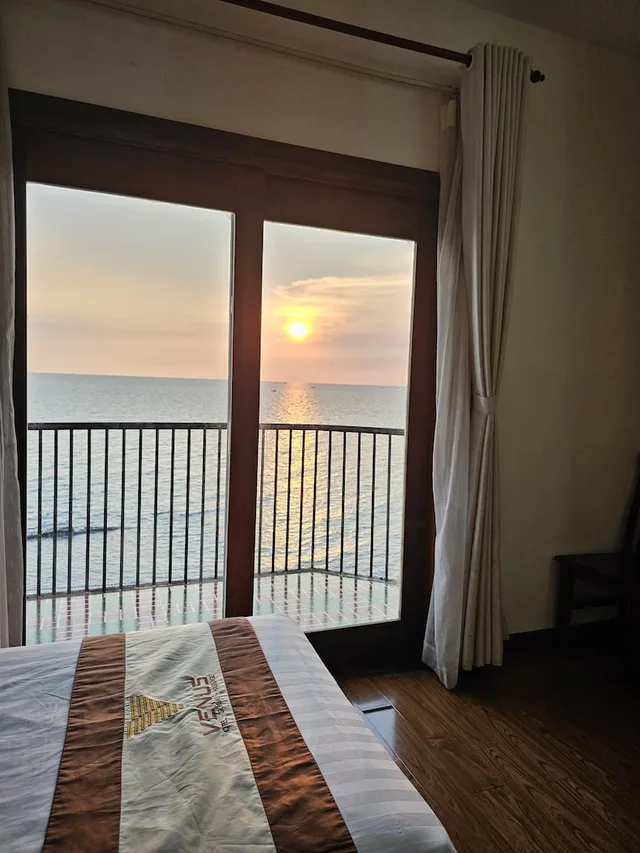 Deluxe, Queen Bed, Sea View, Venus Hotel - Massage & Sky Bar 4/6