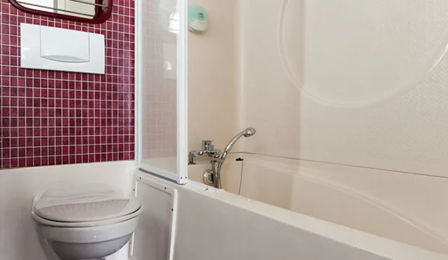 غرفة متصلة رباعية بسريرين منفصلين، The Originals City Hotel Eden Rouen Nord 4/4