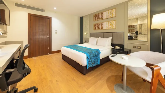 Junior Suite, Teymur Continental Hotel 5/8